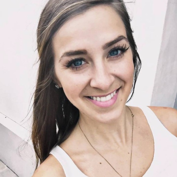 Meet your Posher, Lindsey - Picture 1 of 1